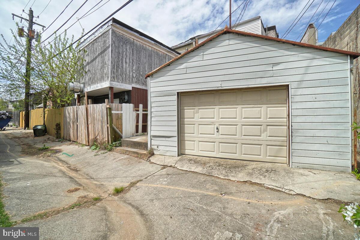 BELAIR-EDISON - Commercial Lease