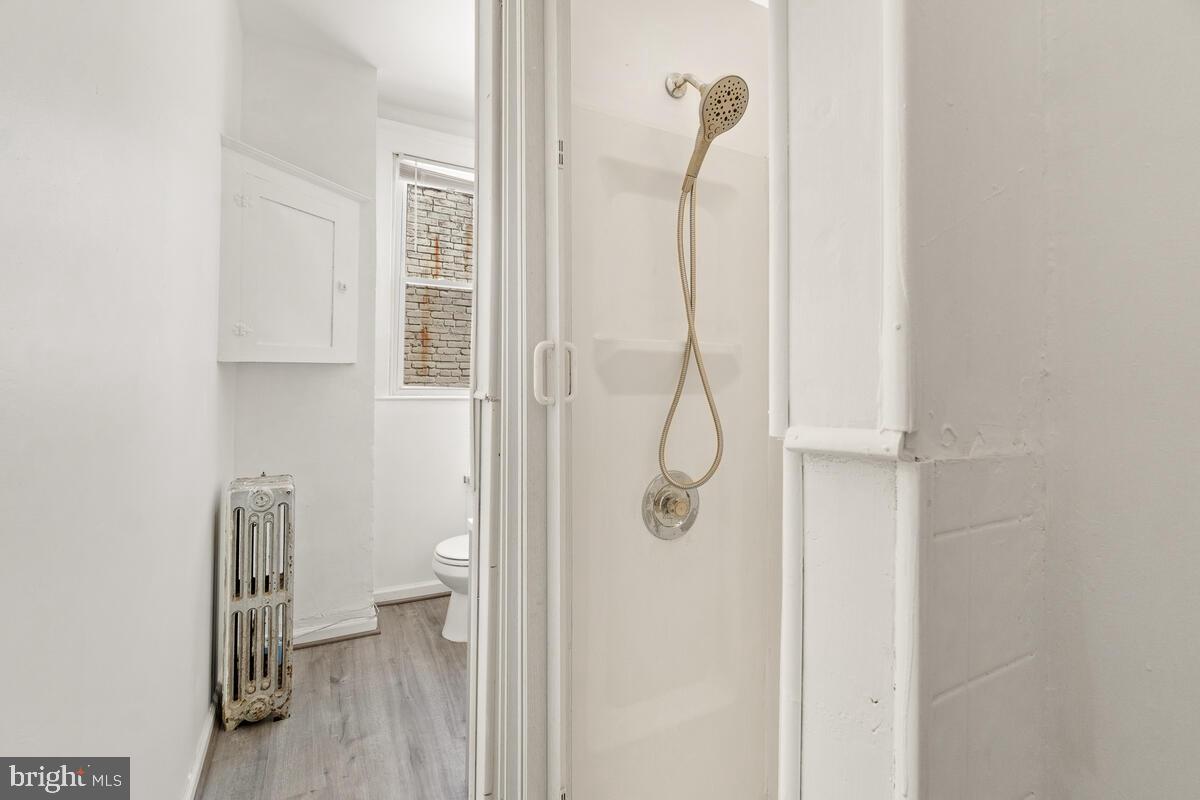 BELAIR-EDISON - Commercial Lease