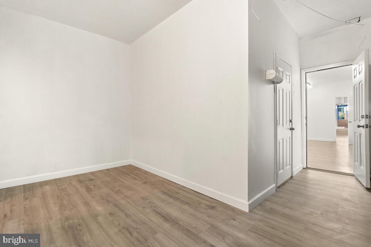 BELAIR-EDISON - Commercial Lease