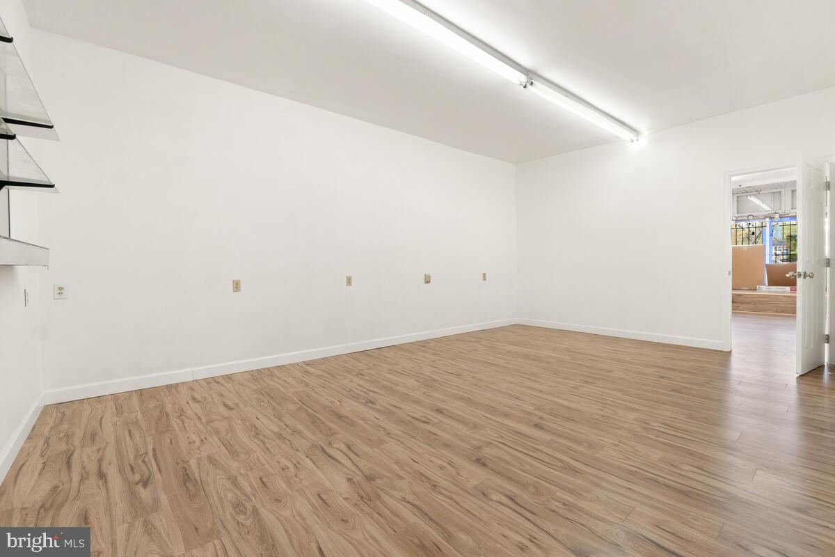 BELAIR-EDISON - Commercial Lease