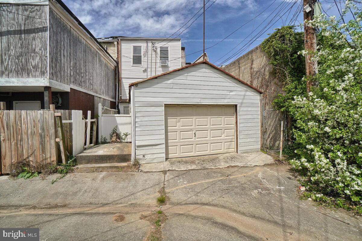 BELAIR-EDISON - Commercial Lease