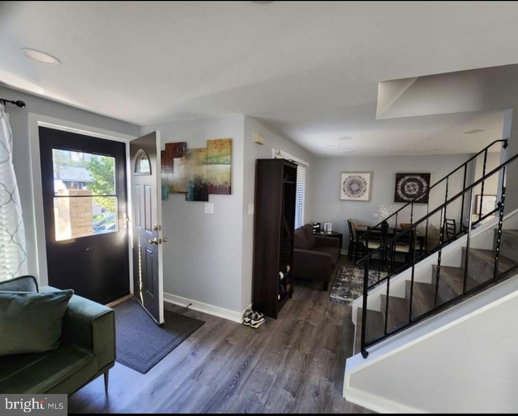 MONTGOMERY VILLAGE - Residential Lease