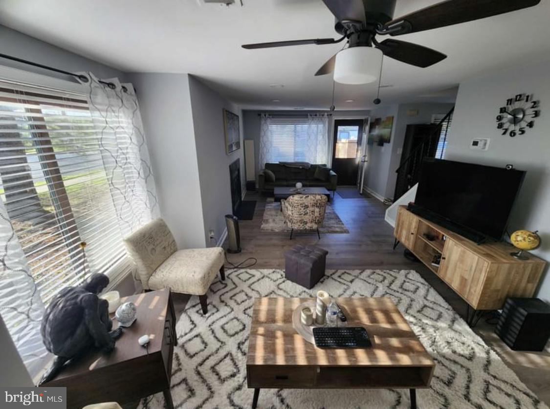 MONTGOMERY VILLAGE - Residential Lease