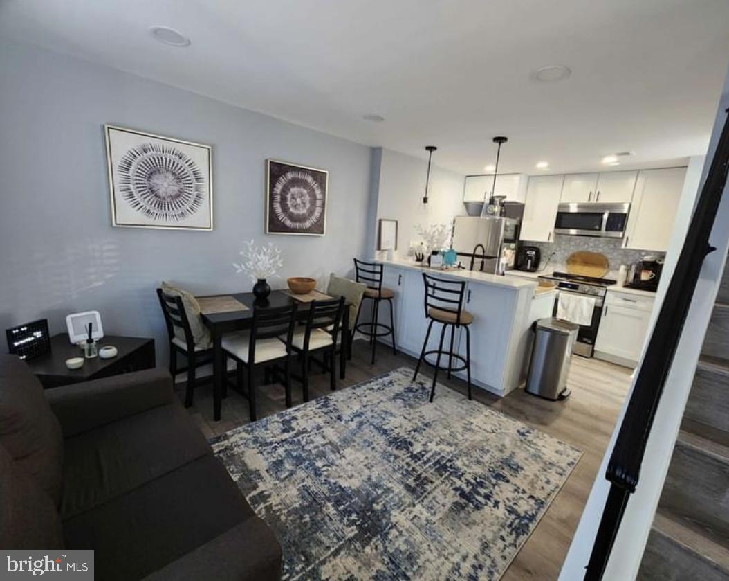 MONTGOMERY VILLAGE - Residential Lease