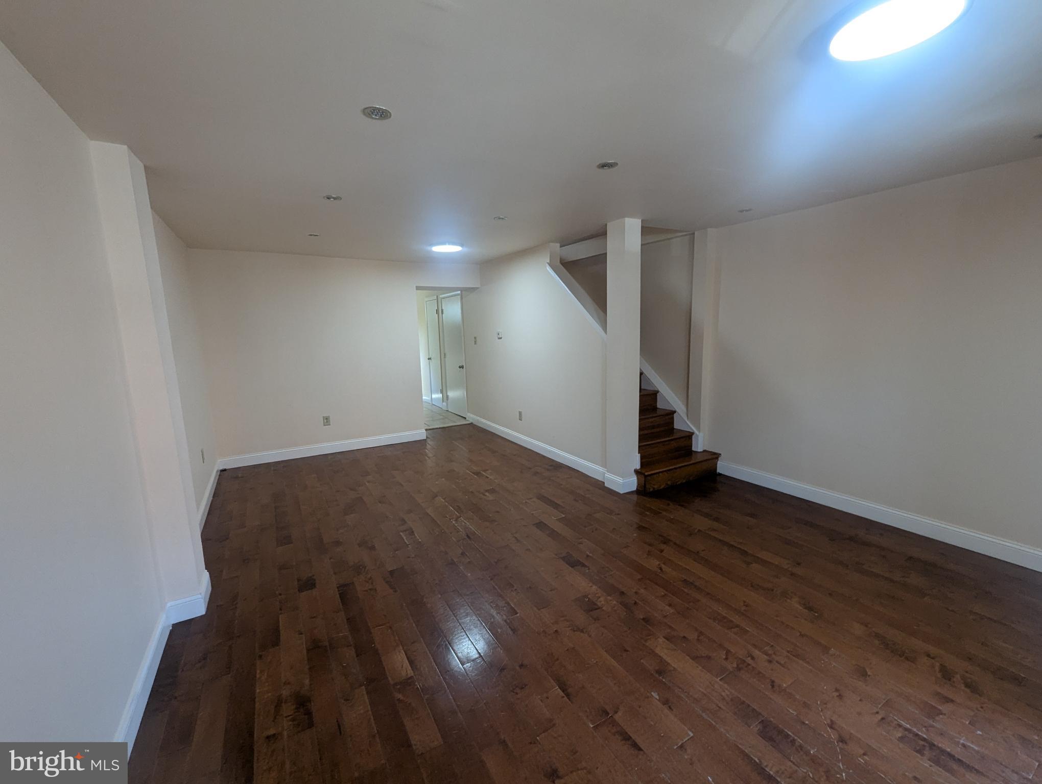 1624 W DIAMOND STREET