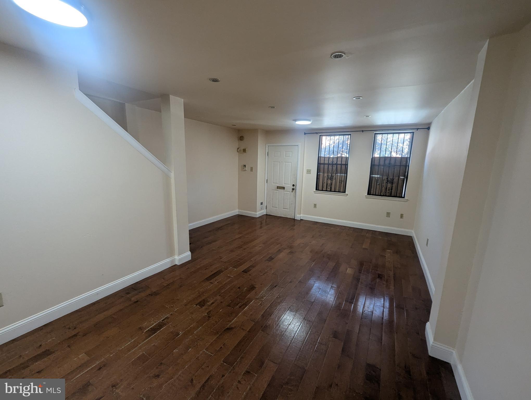 1624 W DIAMOND STREET