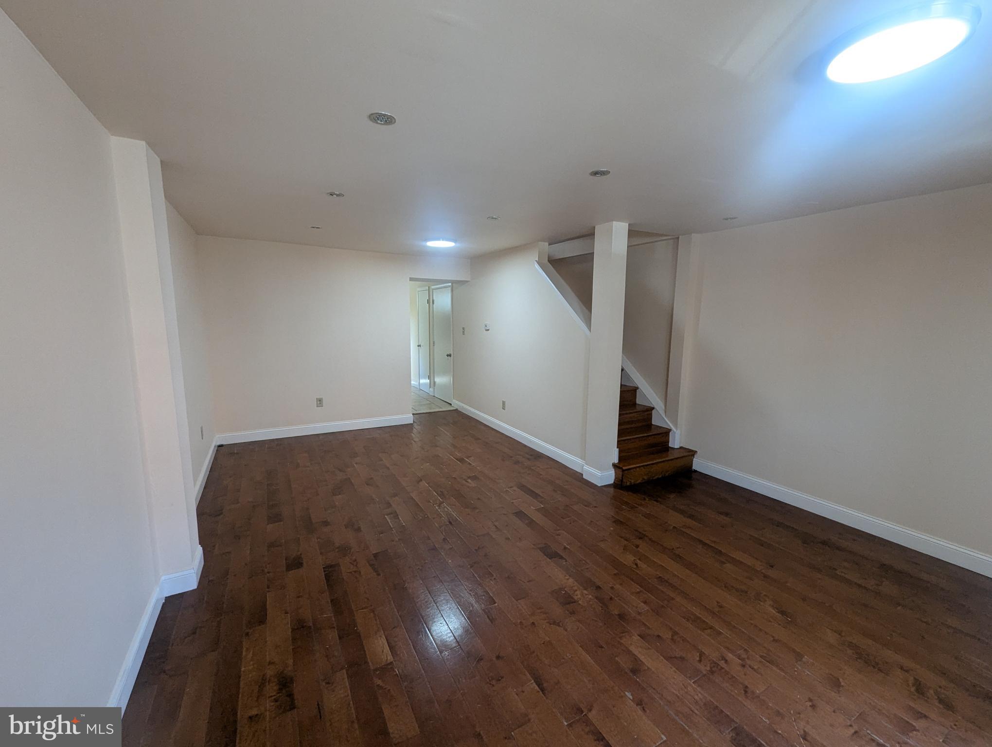 1624 W DIAMOND STREET