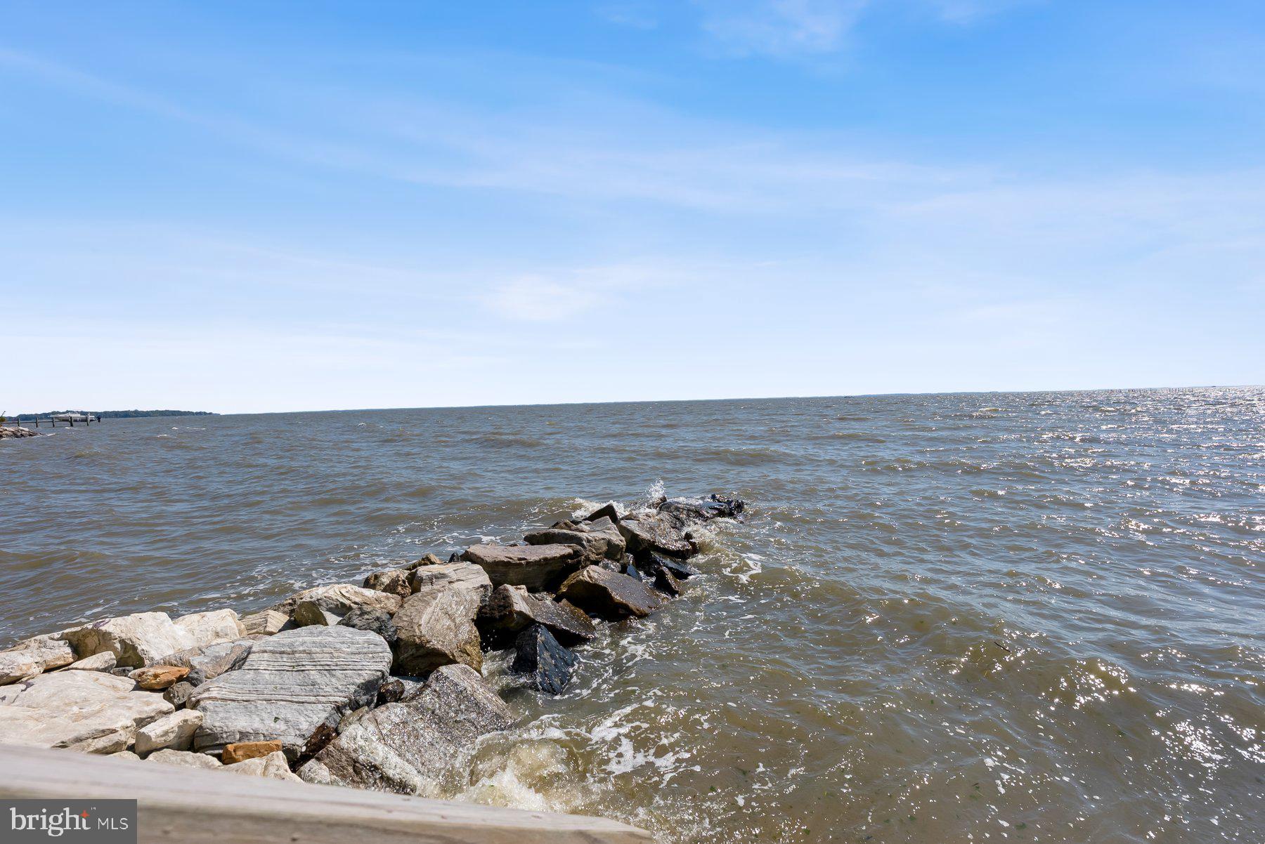 SAUNDERS POINT - Residential