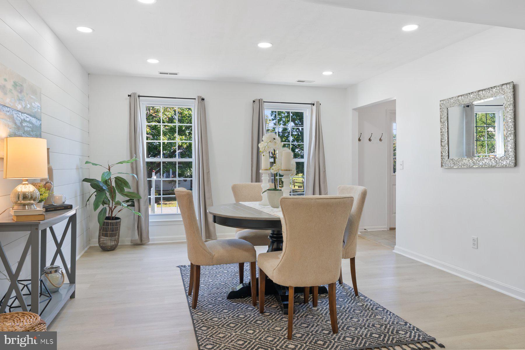 SAUNDERS POINT - Residential