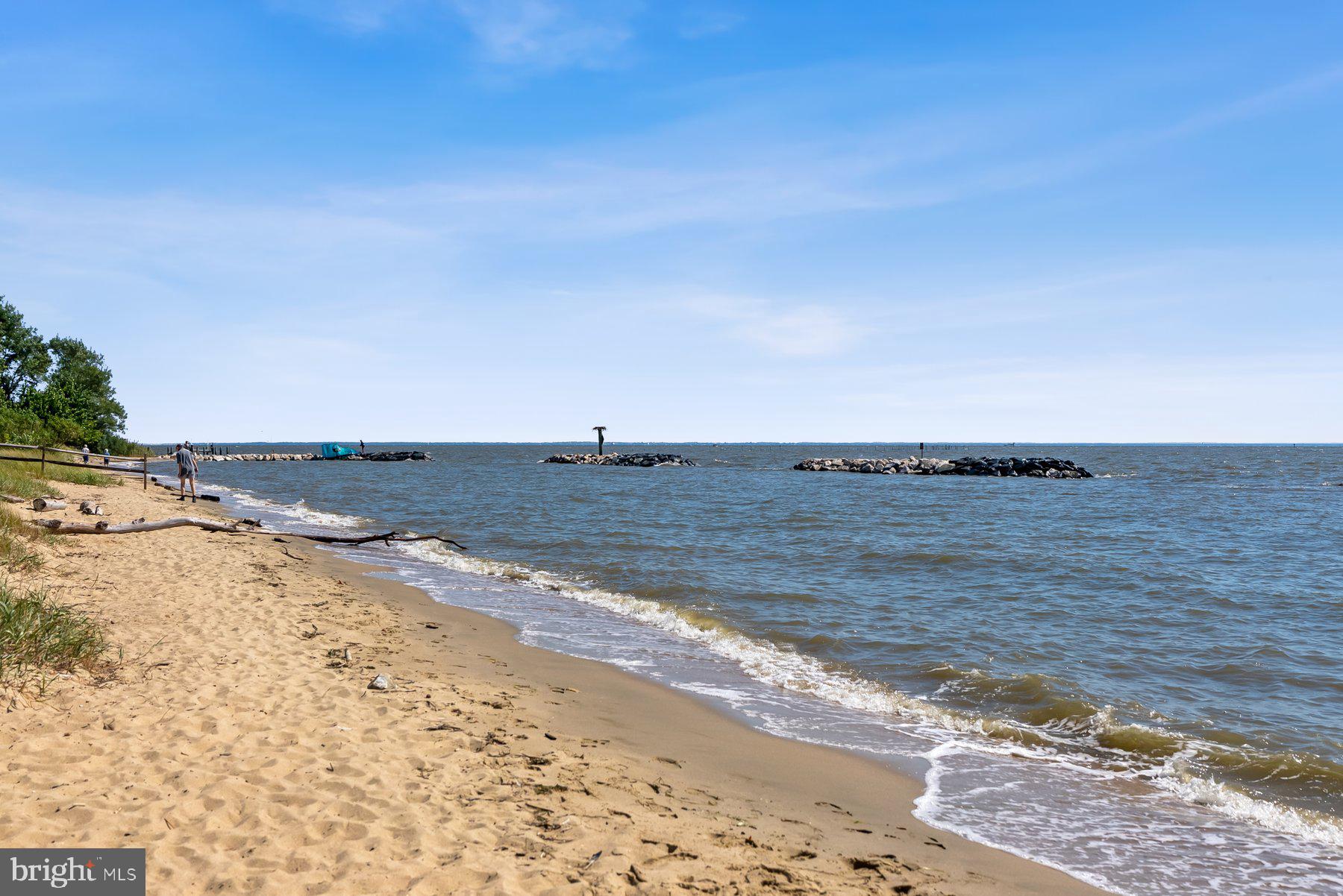 SAUNDERS POINT - Residential