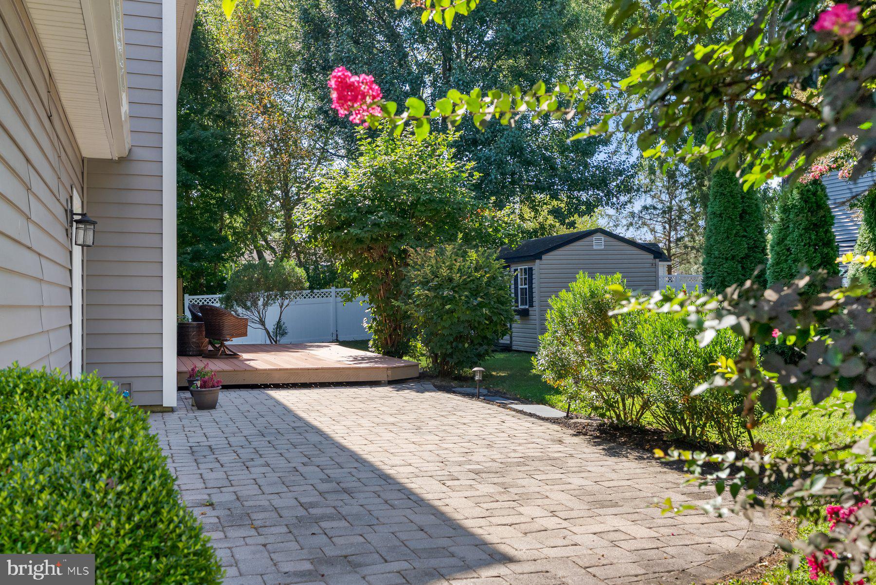 SAUNDERS POINT - Residential