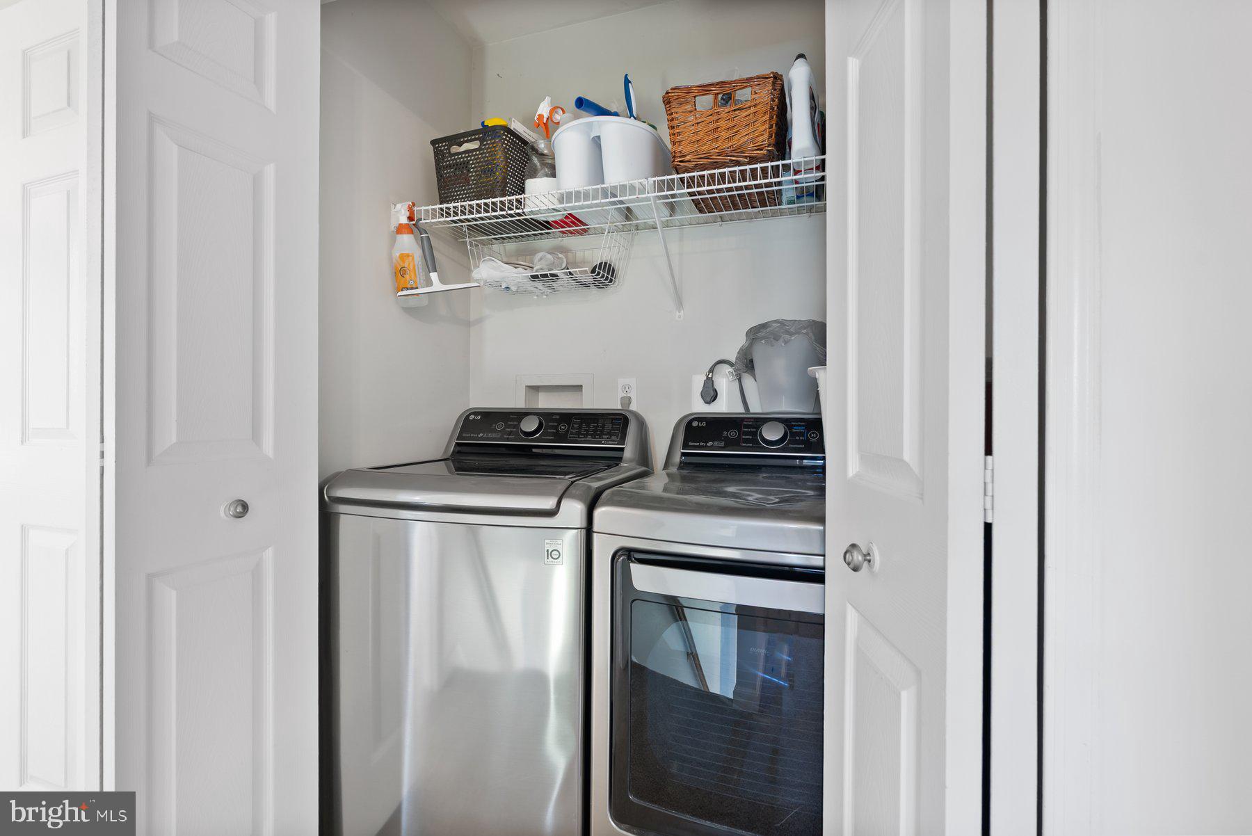 SAUNDERS POINT - Residential