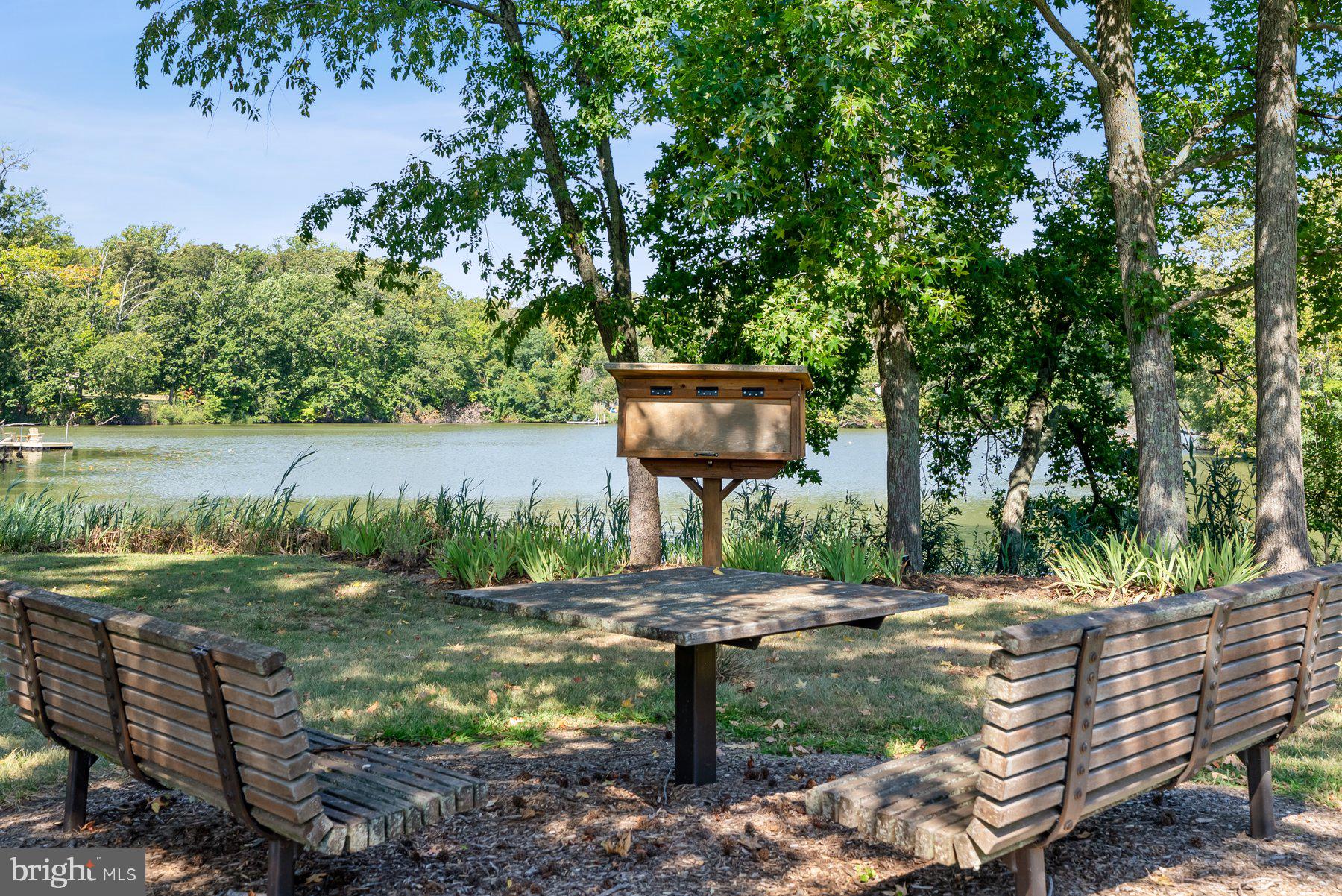 SAUNDERS POINT - Residential