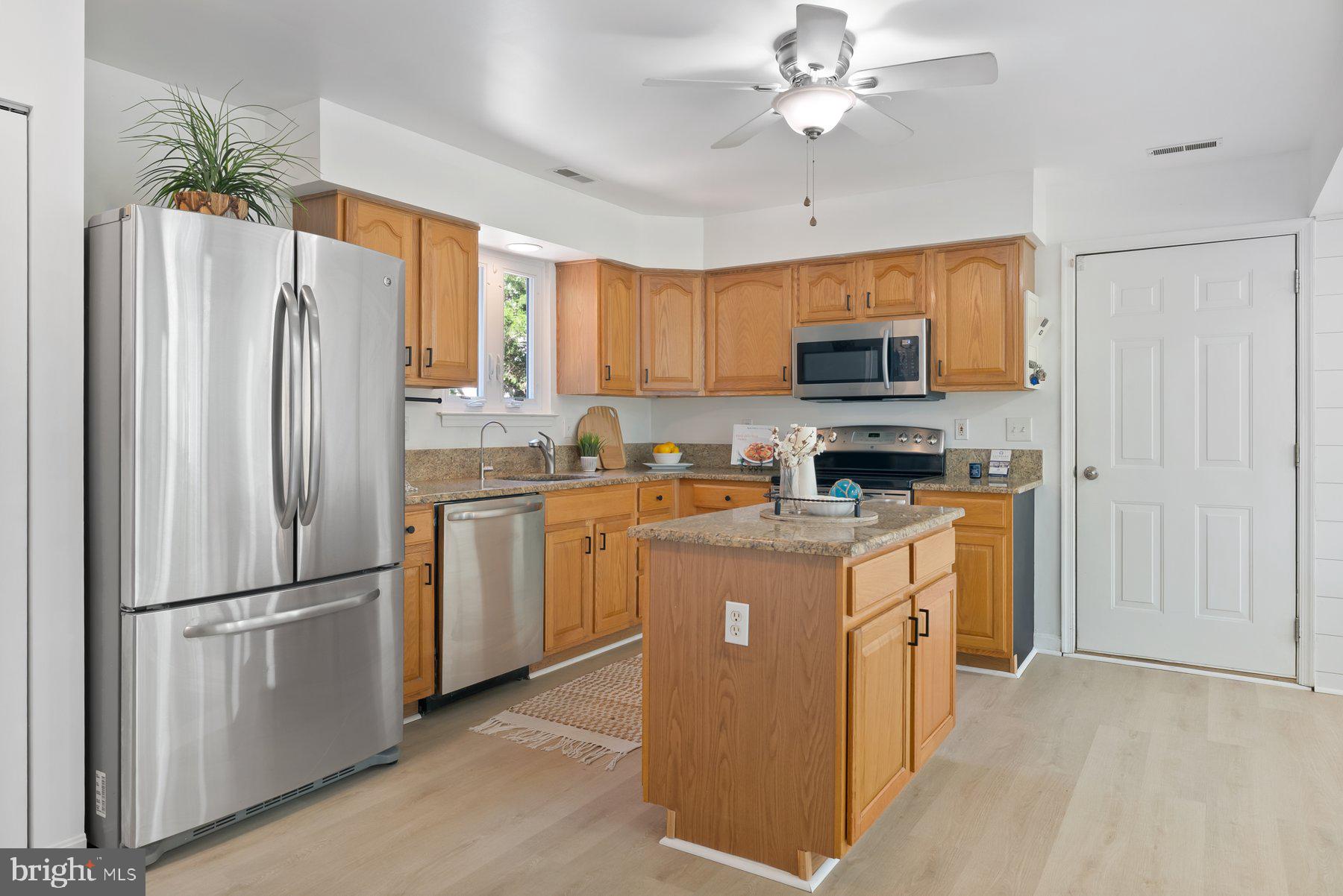 SAUNDERS POINT - Residential