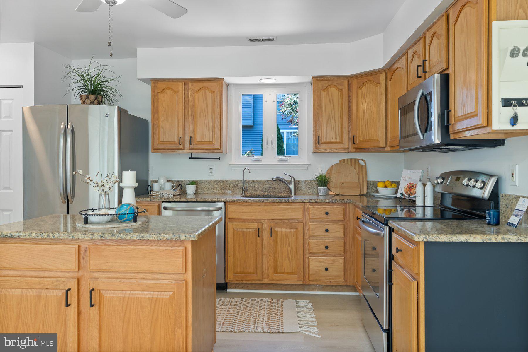 SAUNDERS POINT - Residential