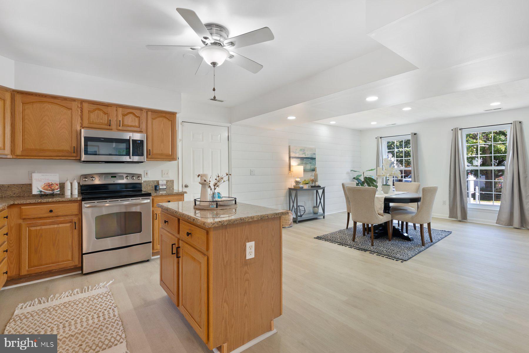 SAUNDERS POINT - Residential