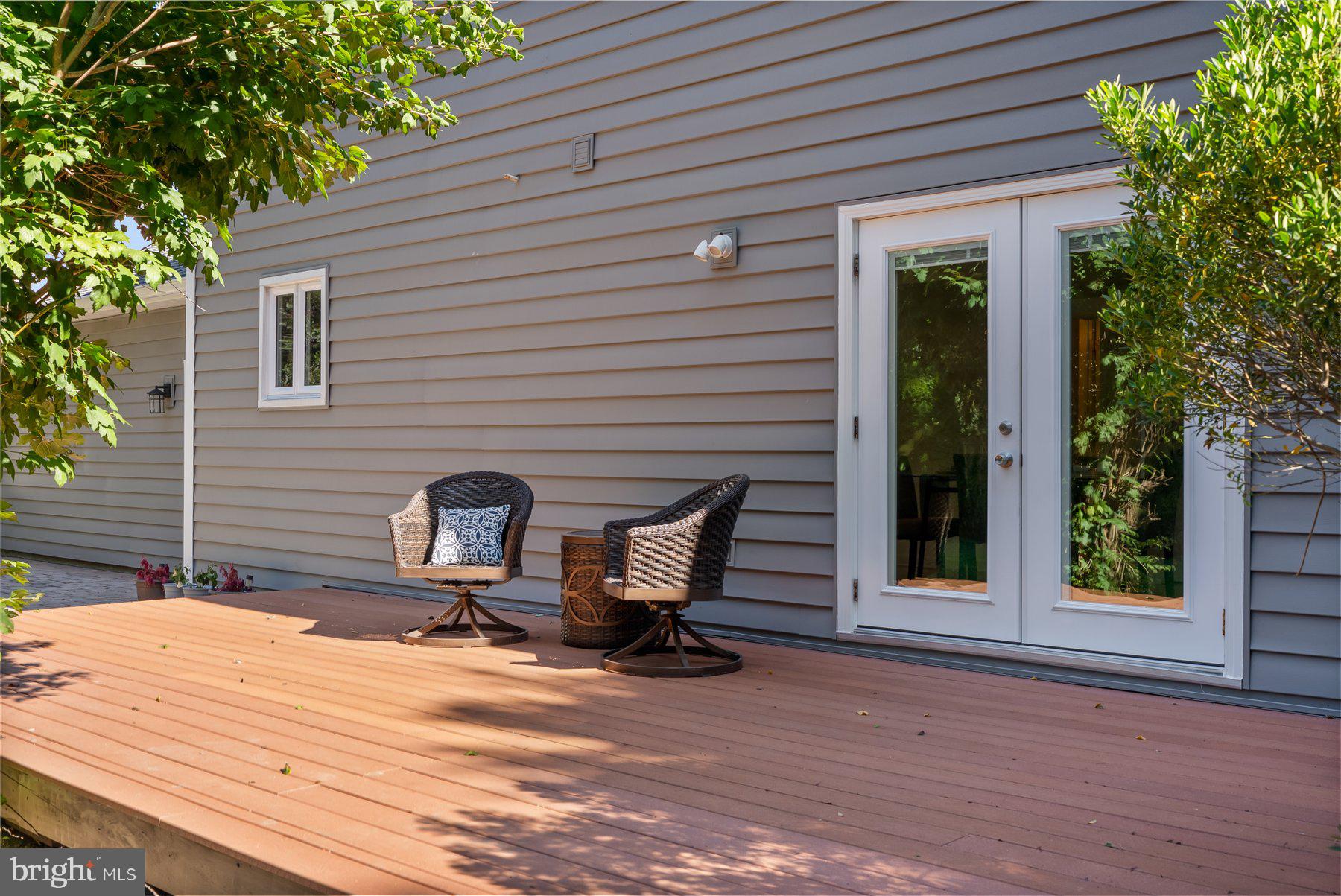 SAUNDERS POINT - Residential