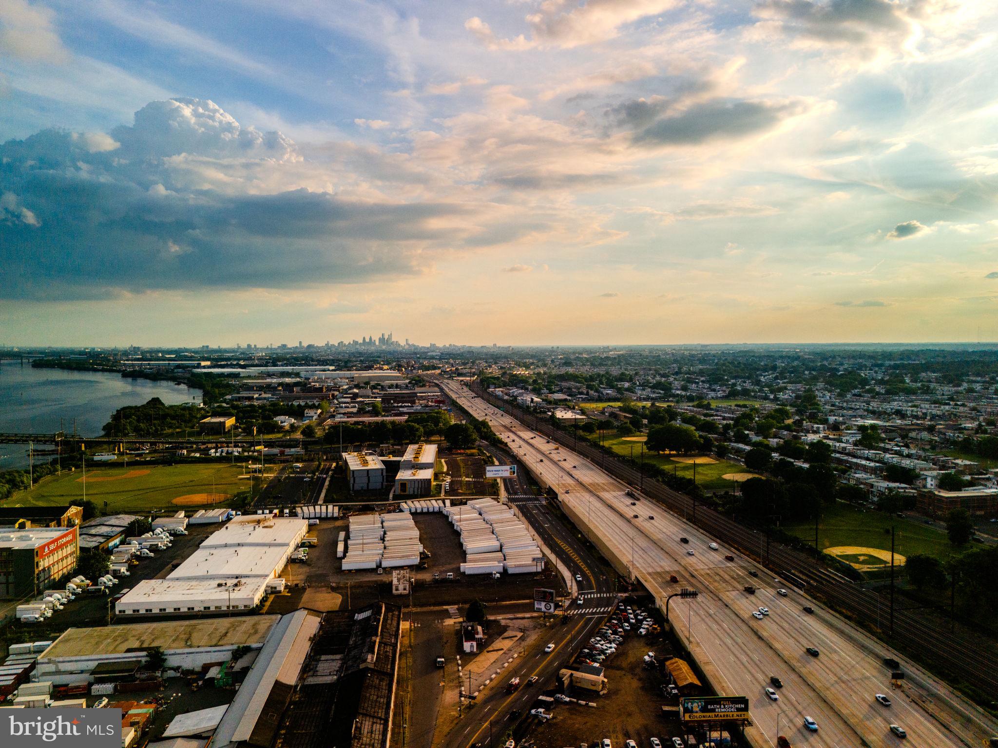 TACONY - Commercial Sale