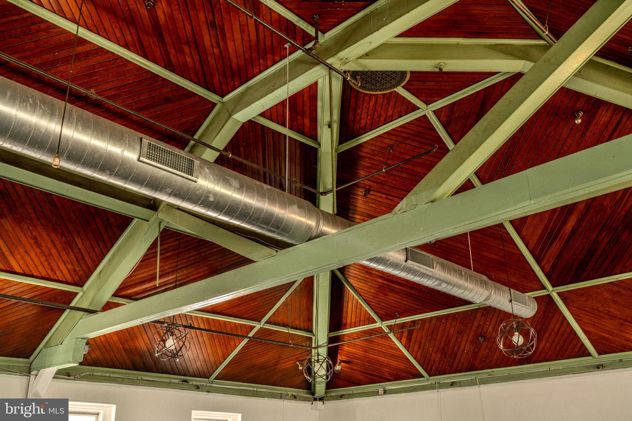 TACONY - Commercial Sale