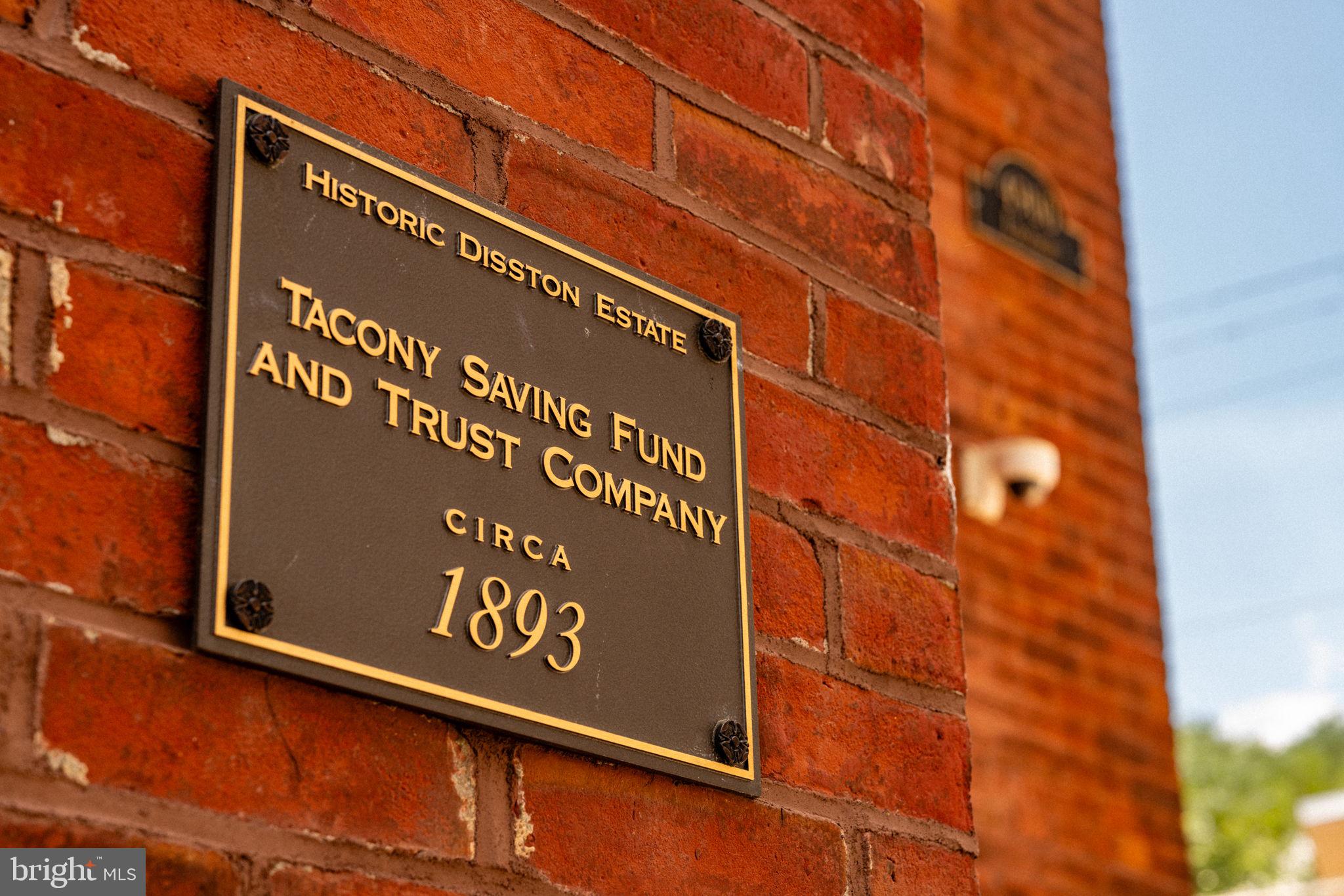 TACONY - Commercial Sale
