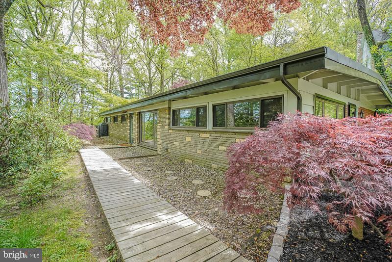 WAYNEWOOD - Residential