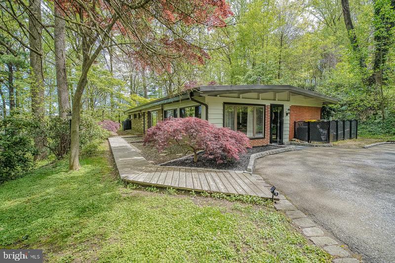 WAYNEWOOD - Residential