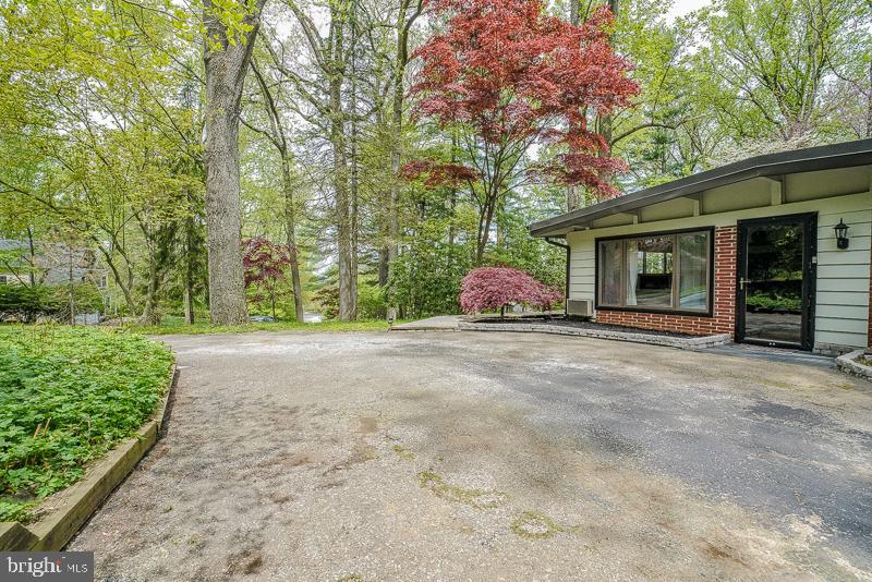WAYNEWOOD - Residential