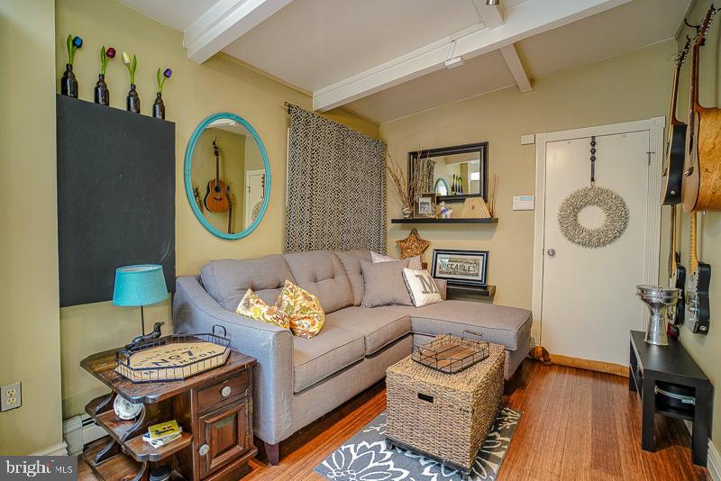 WAYNEWOOD - Residential