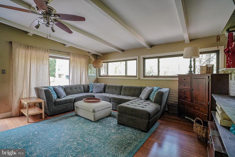 WAYNEWOOD - Residential