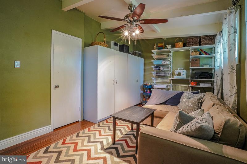 WAYNEWOOD - Residential