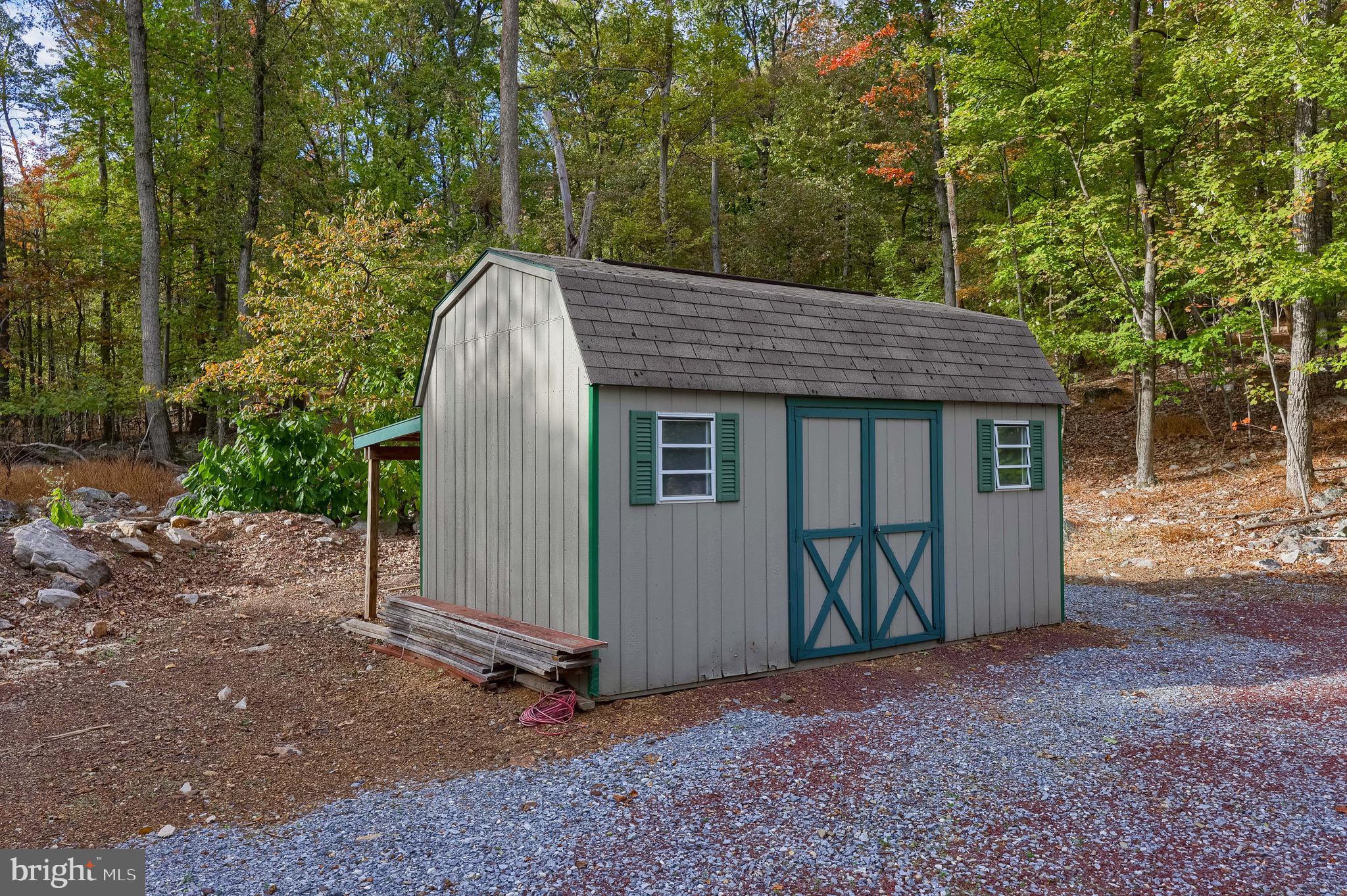 ARROWPOINT ESTATES - Residential