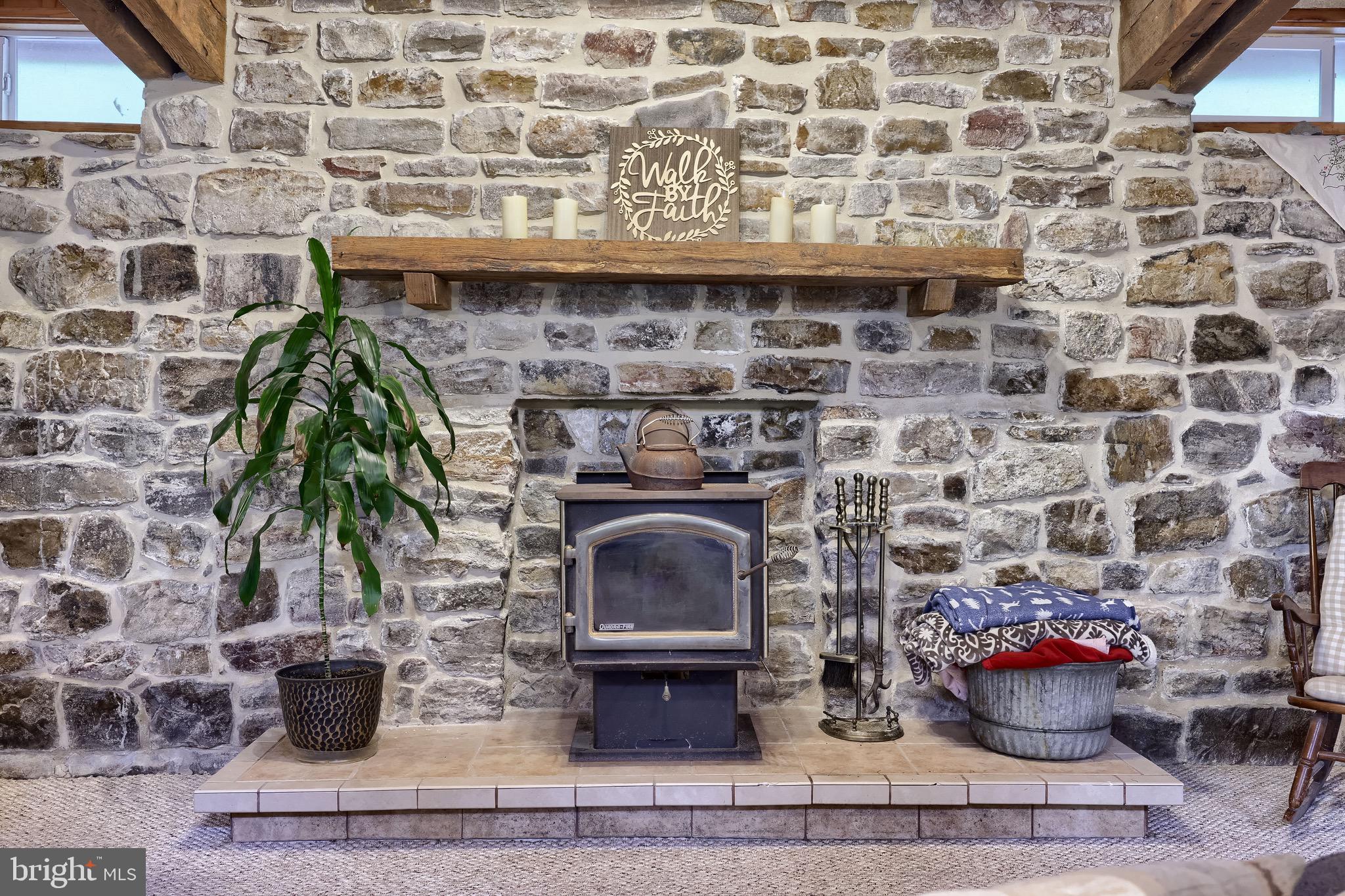 ARROWPOINT ESTATES - Residential