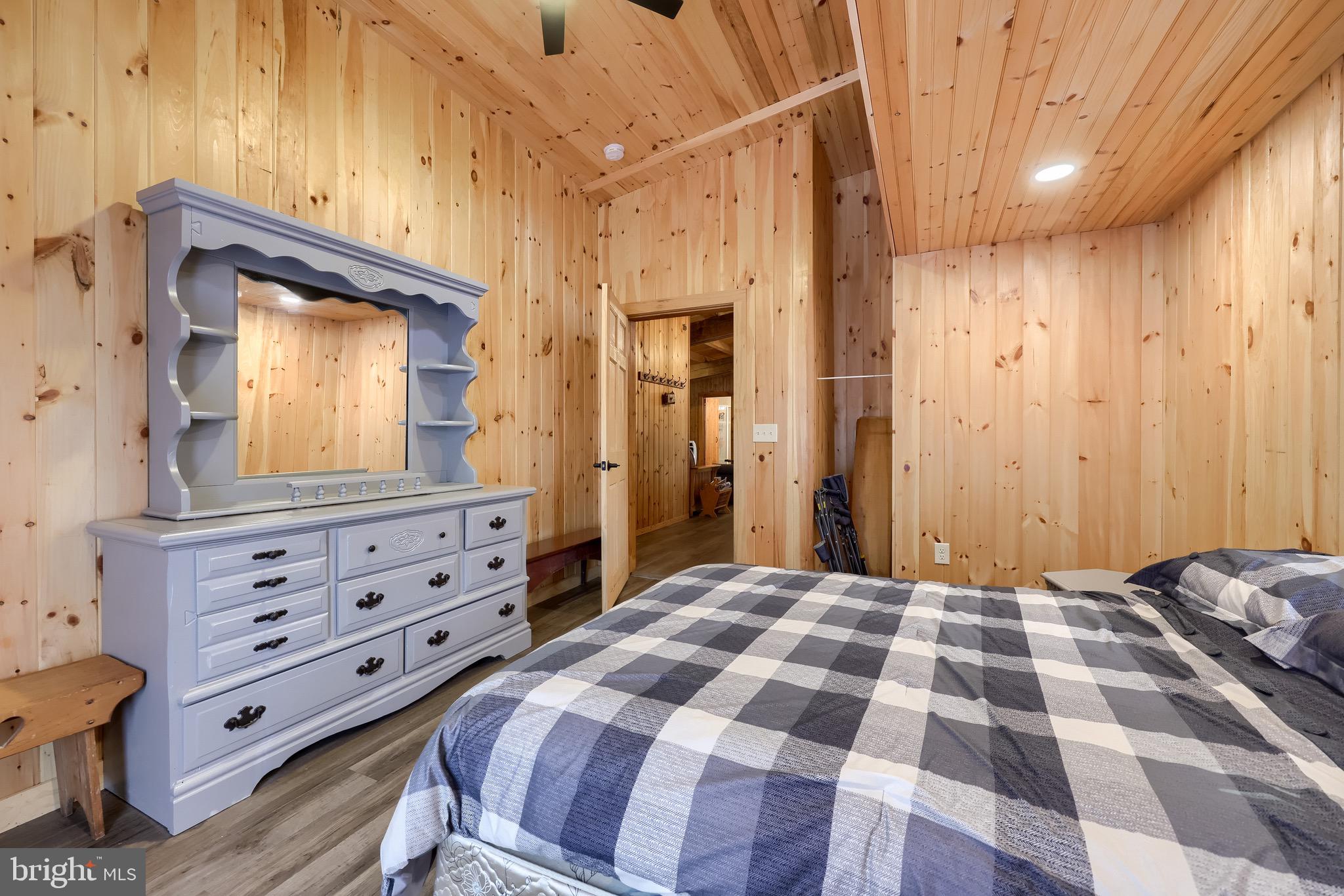 ARROWPOINT ESTATES - Residential