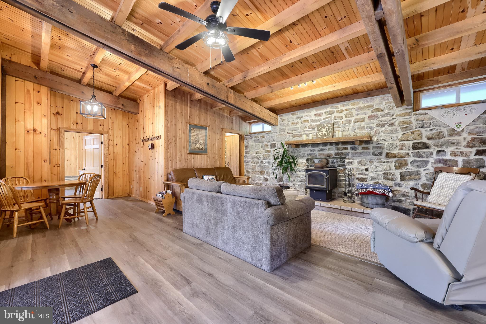 ARROWPOINT ESTATES - Residential