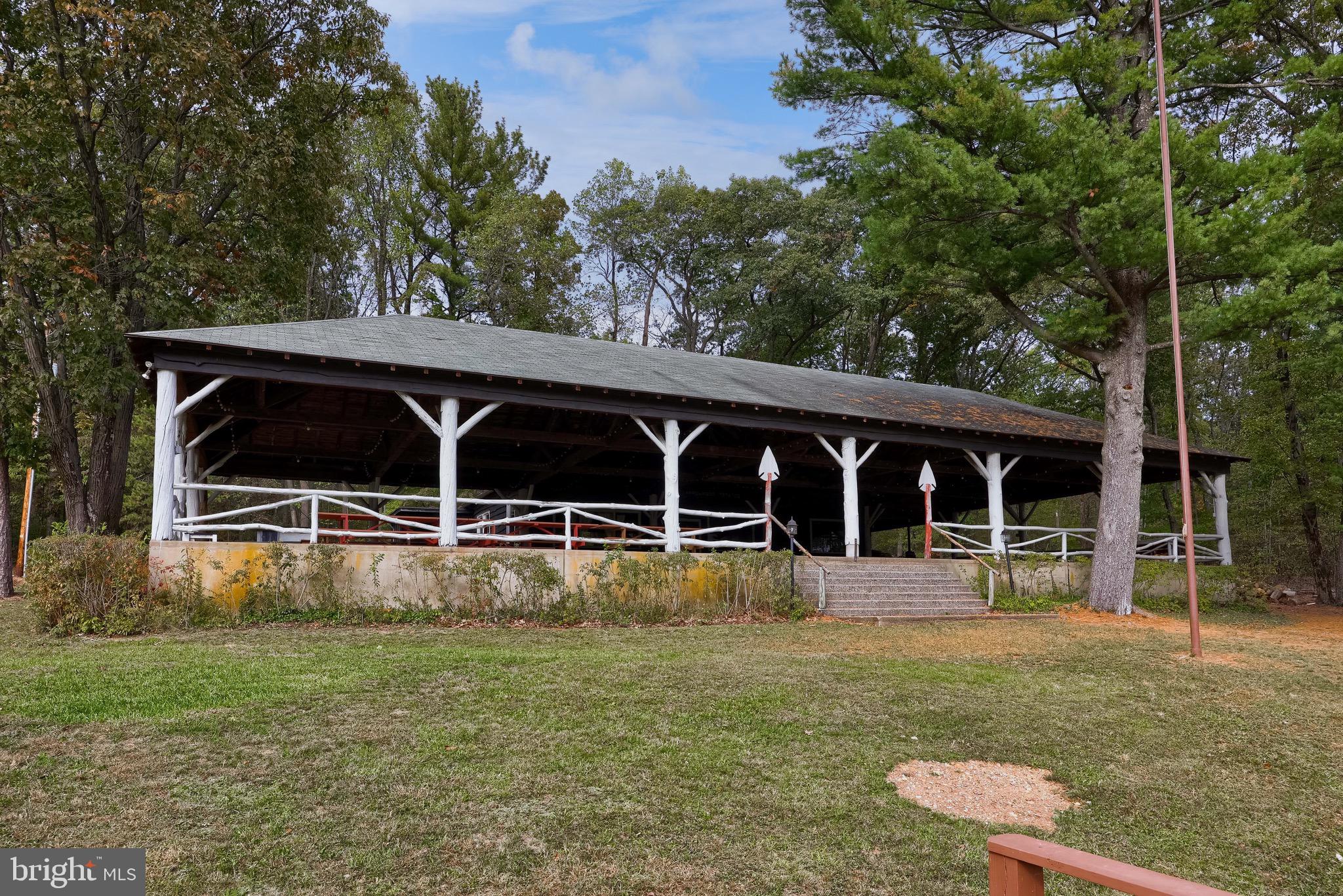 ARROWPOINT ESTATES - Residential