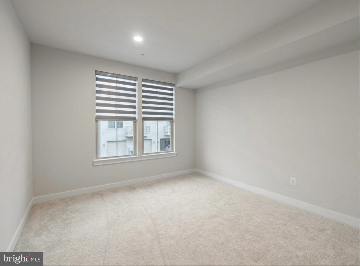 ARCOLA TOWN CENTER - Residential