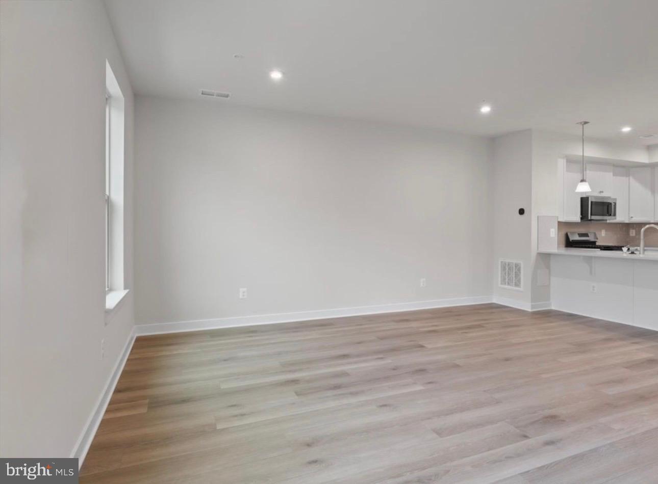 ARCOLA TOWN CENTER - Residential