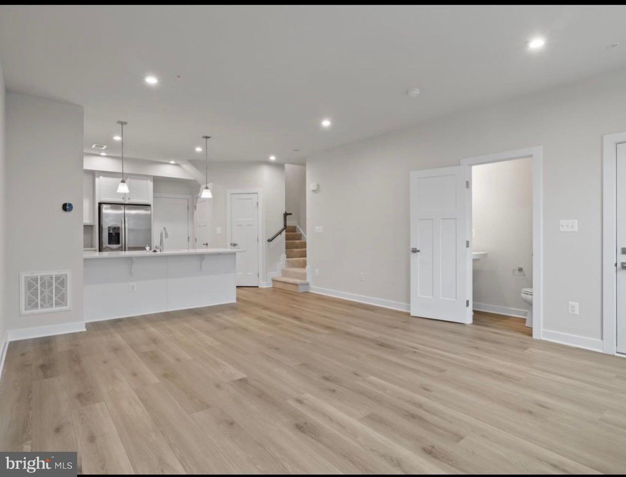 ARCOLA TOWN CENTER - Residential