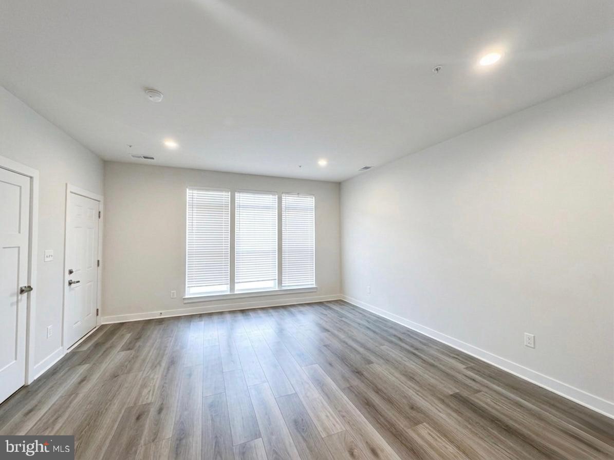 ARCOLA TOWN CENTER - Residential