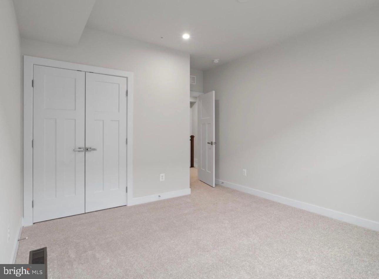 ARCOLA TOWN CENTER - Residential