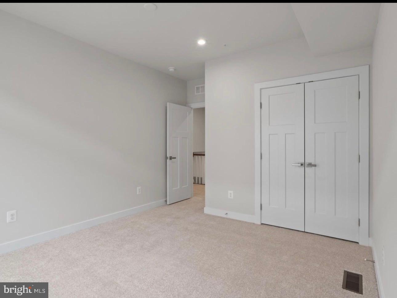 ARCOLA TOWN CENTER - Residential