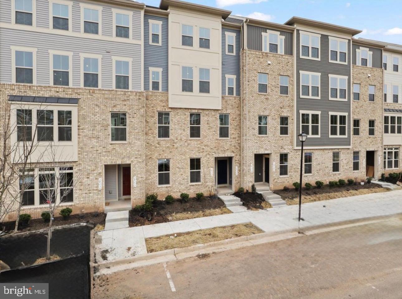 ARCOLA TOWN CENTER - Residential