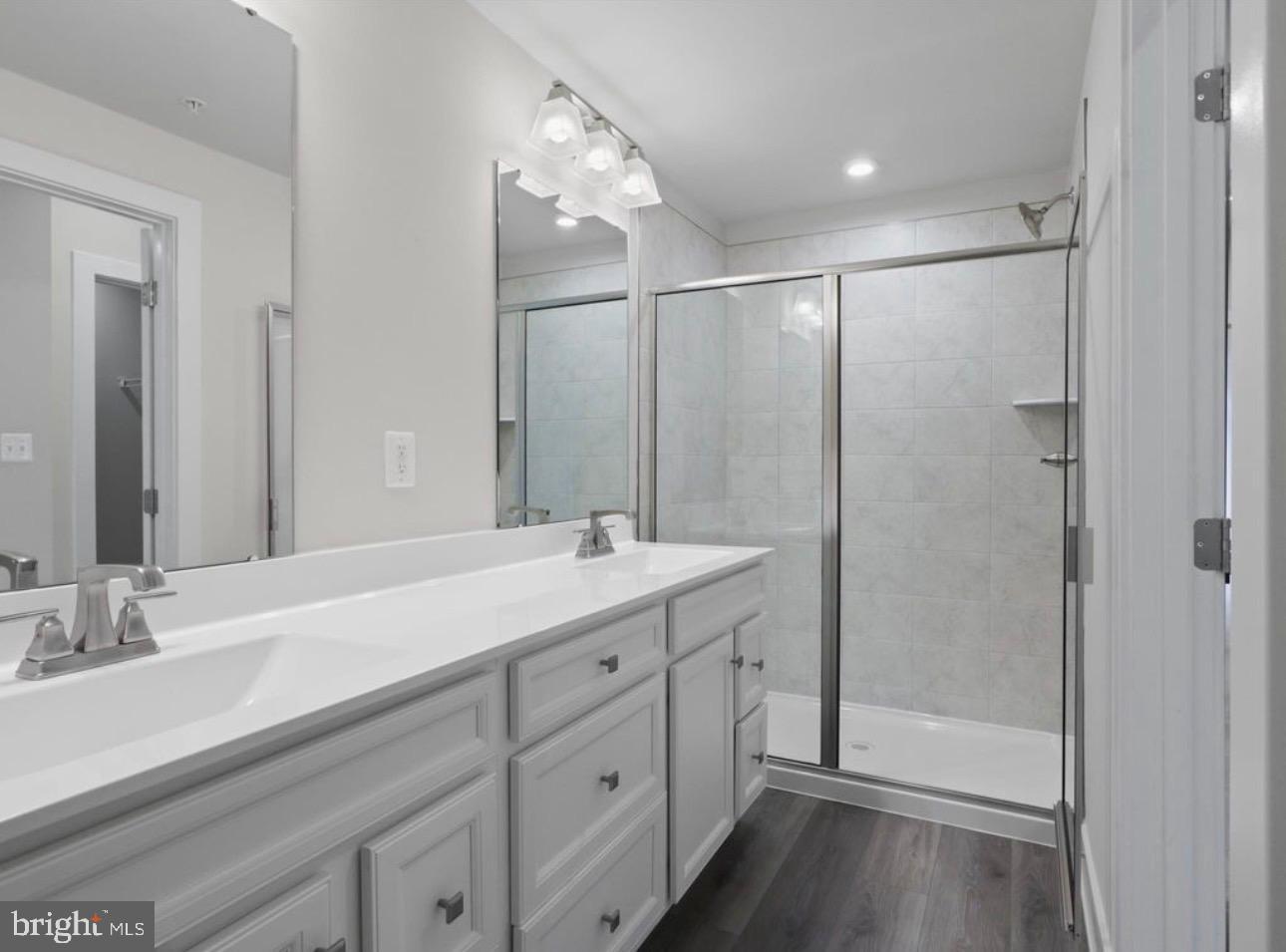 ARCOLA TOWN CENTER - Residential