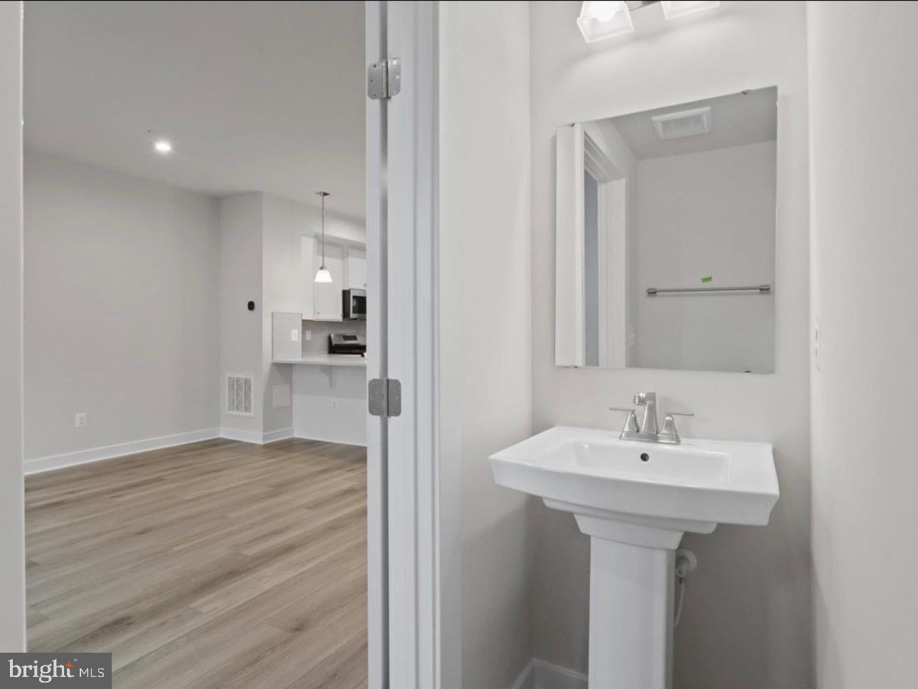 ARCOLA TOWN CENTER - Residential