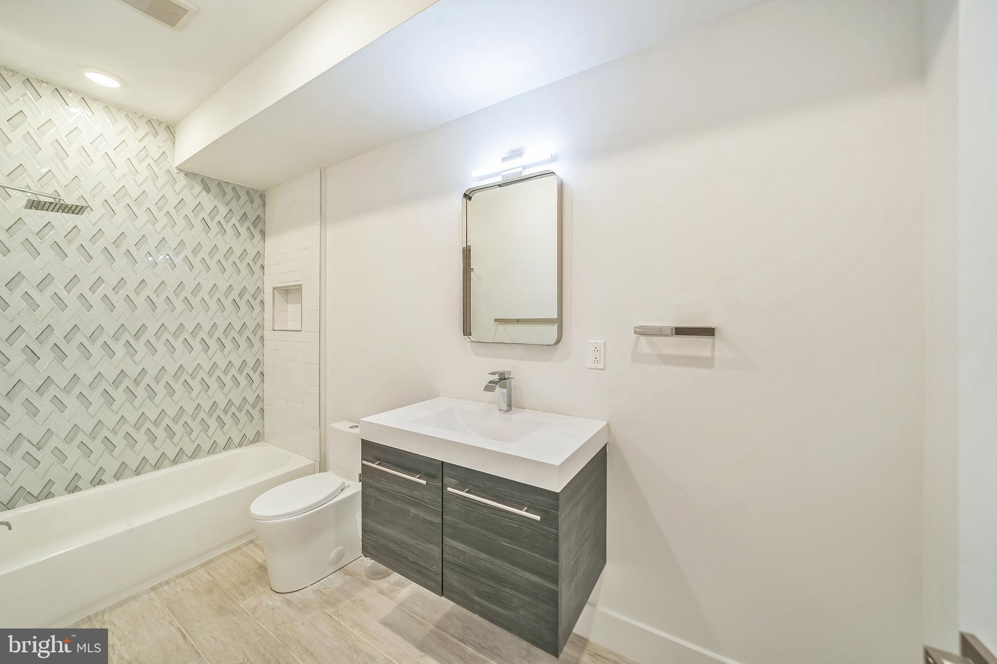 POINT BREEZE - Residential