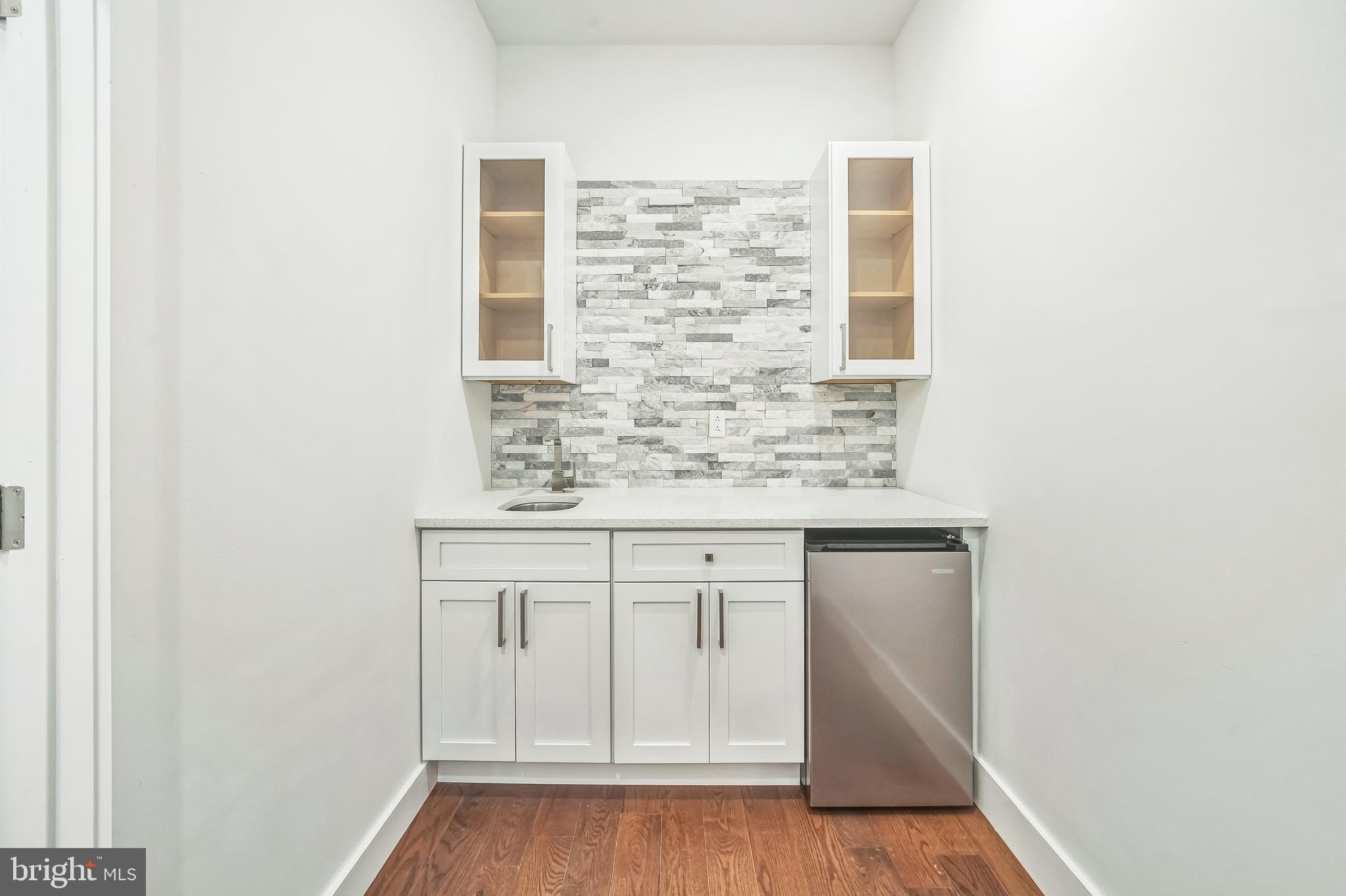 POINT BREEZE - Residential