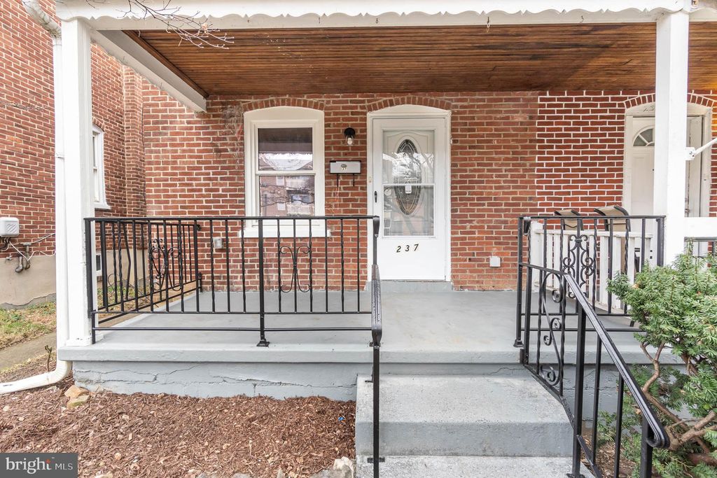 Photo of 237 S MARSHALL ST, LANCASTER, PA 17602 (MLS # PALA2031064)