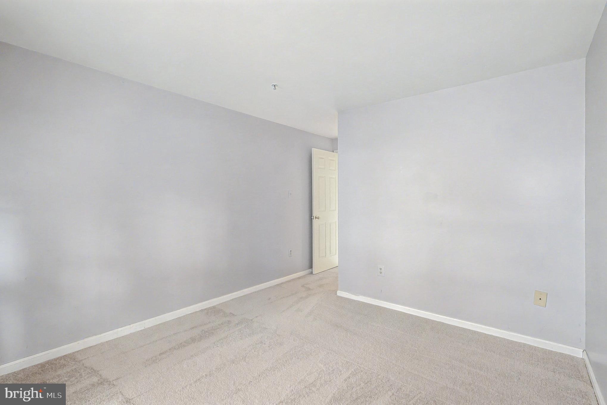 ASHBURN VILLAGE - Residential