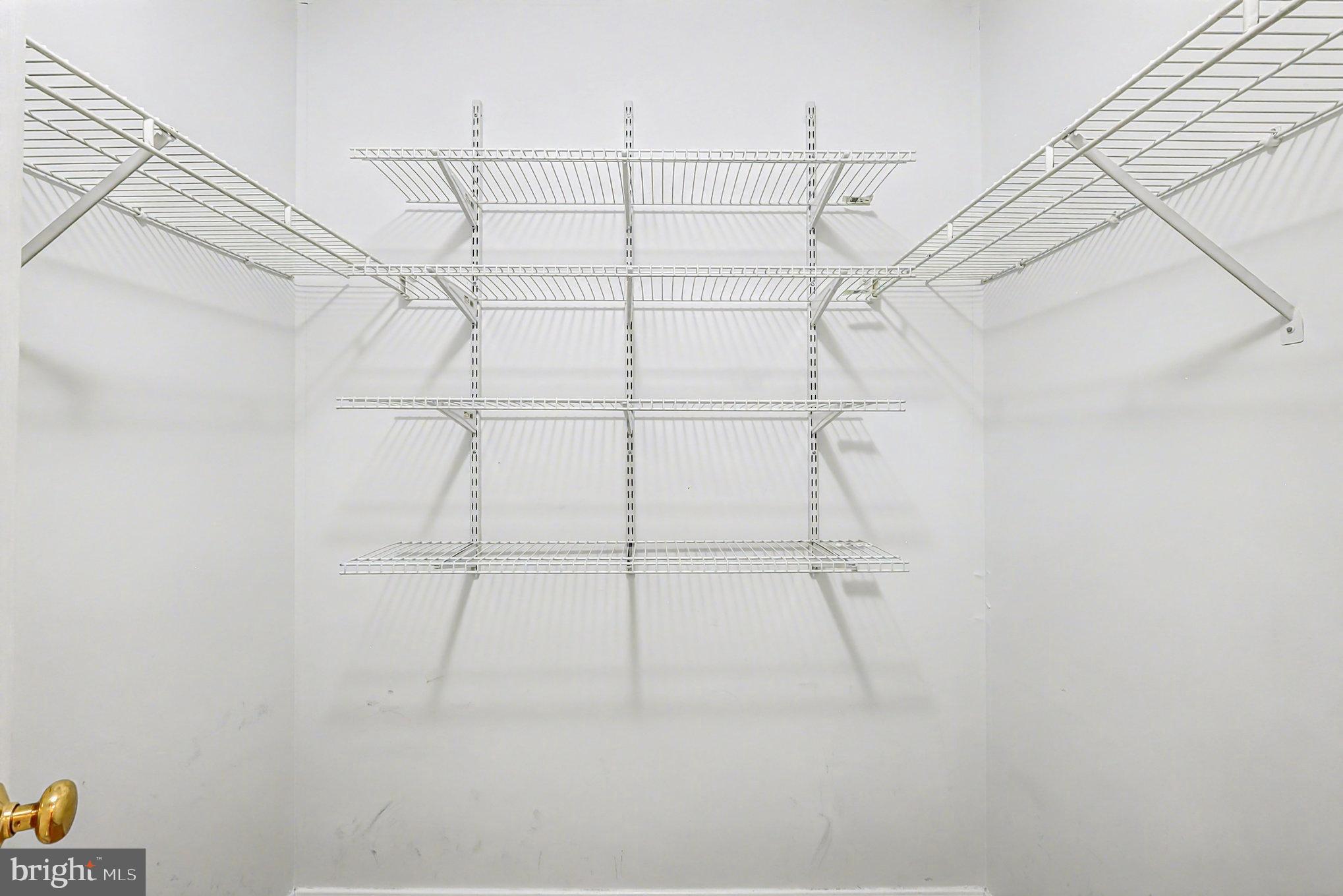 ASHBURN VILLAGE - Residential