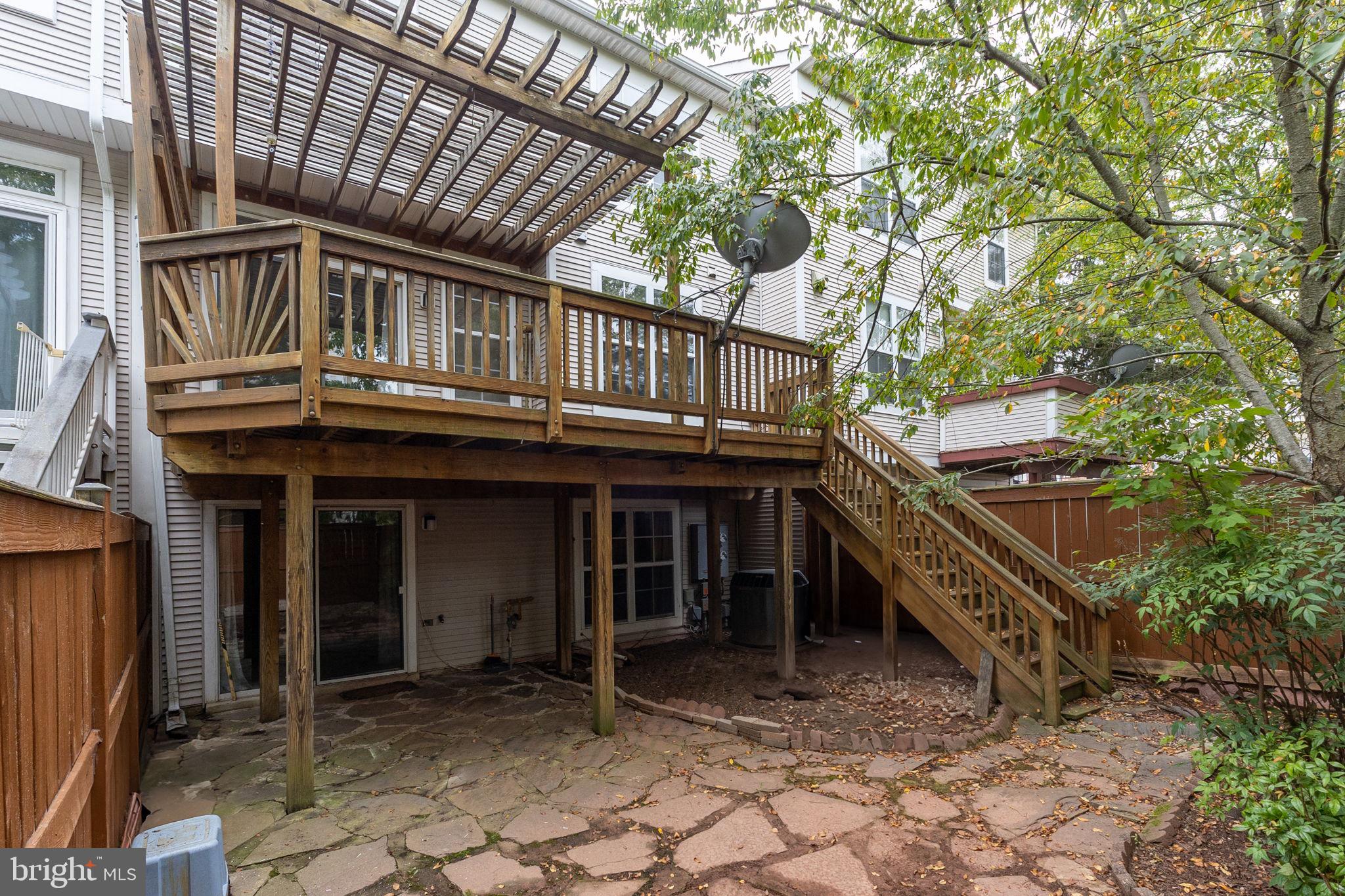 ASHBURN VILLAGE - Residential